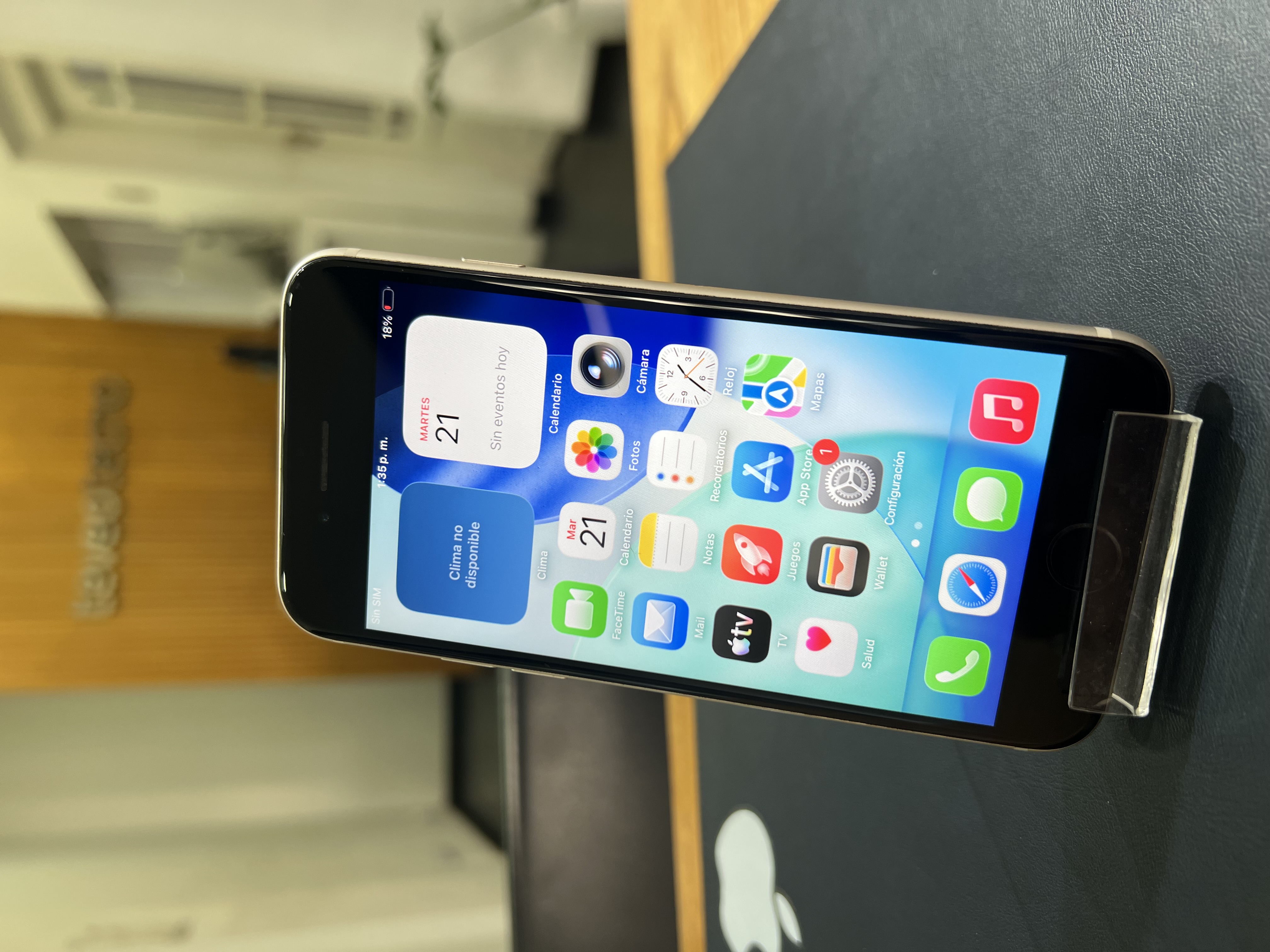 iPhone SE 2023 64 GB
